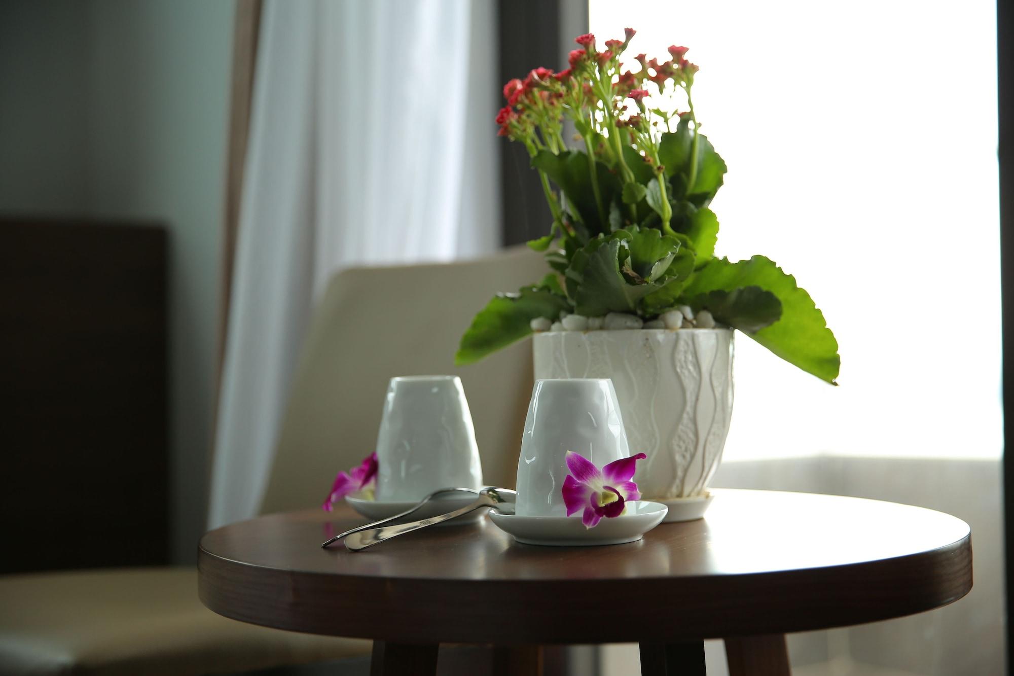 Ckc Thien Duong Hotel Донг Хой Екстериор снимка